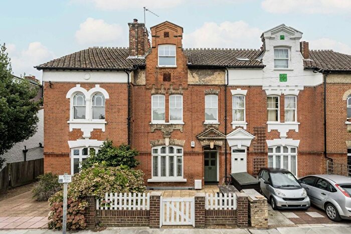 1 Bedroom Flat To Rent In Sheen Park, Richmond, TW9