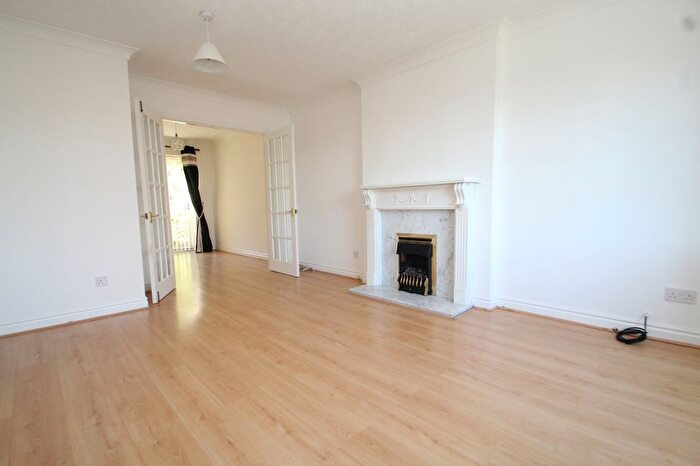 3 Bedroom Detached House To Rent In Woodside Avenue, Meanwood, Leeds, LS7
