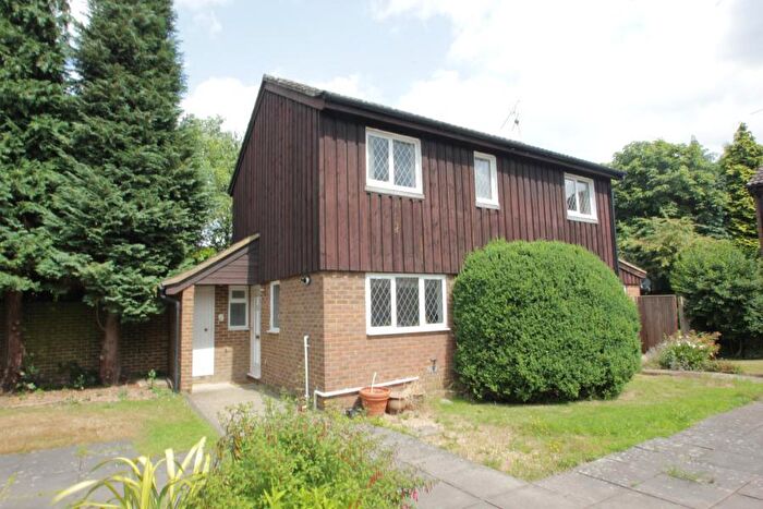 3 Bedroom Detached House To Rent In Woking, Surrey, GU21