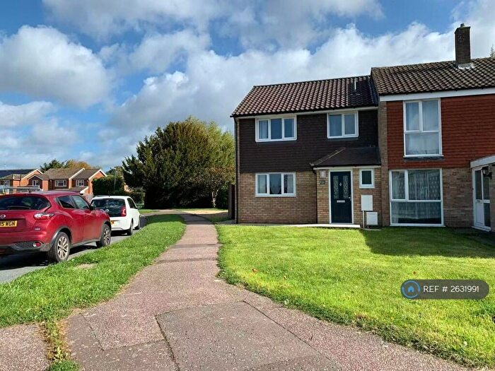 3 Bedroom End Of Terrace House To Rent In Fairway, Crawley, RH10