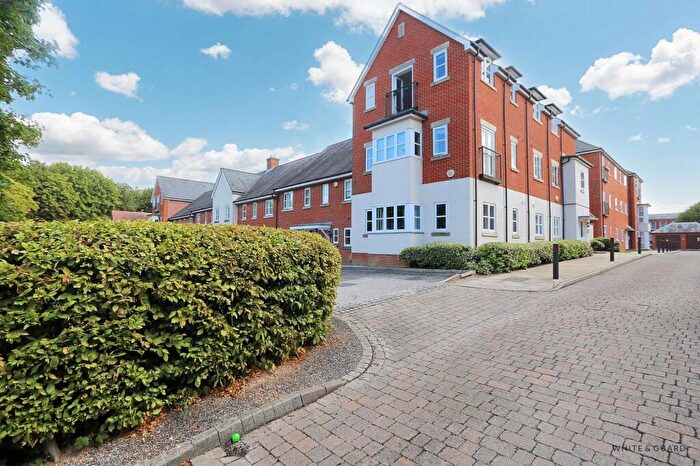 2 Bedroom Flat For Sale In Consort Mews, Knowle, PO17