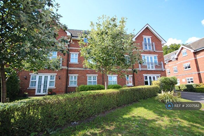 2 Bedroom Penthouse To Rent In Bramshott Place, Fleet, GU51