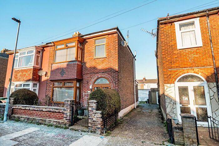 3 Bedroom Semi-Detached House For Sale In Compton Road, Portsmouth, PO2