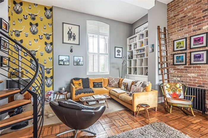 2 Bedroom Flat For Sale In Old Kent Road, London, SE1