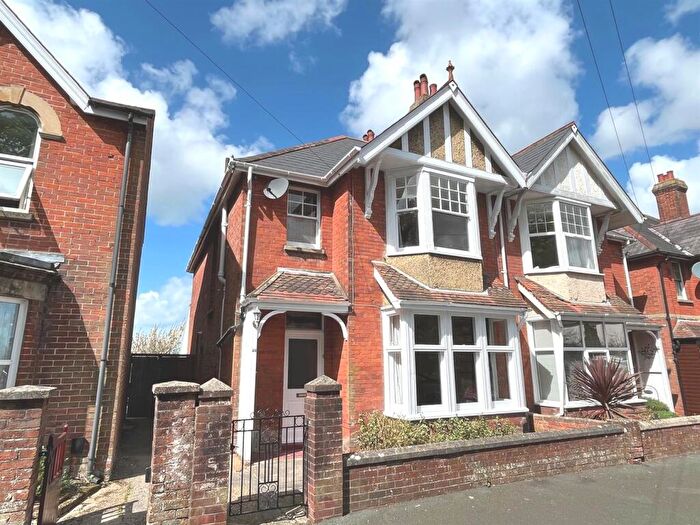 3 Bedroom Semi-Detached House For Sale In Connaught Road, East Cowes, PO32