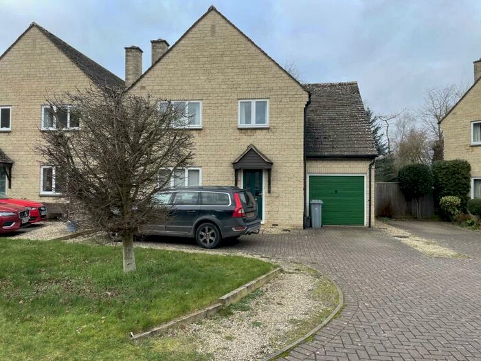 4 Bedroom Detached House To Rent In High House Close, Bampton, OX18