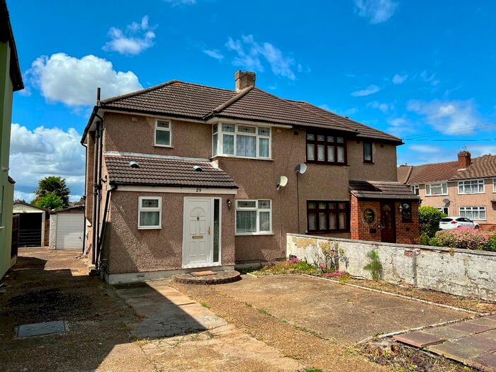 3 Bedroom Semi-Detached House To Rent In St. Andrews Avenue, Hornchurch, RM12