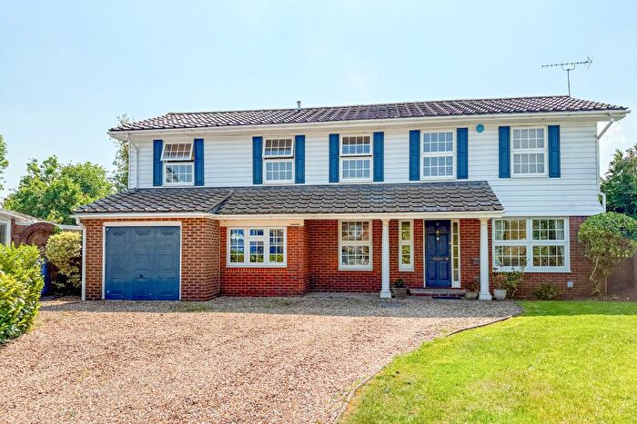 5 Bedroom Detached House For Sale In Wraysbury, Berkshire, TW19