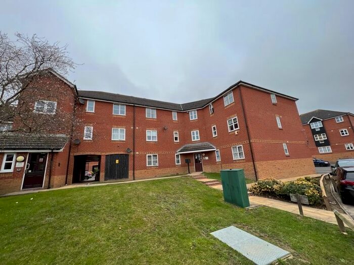 2 Bedroom Flat To Rent In Riverbank Way, Ashford - To Let, TN24