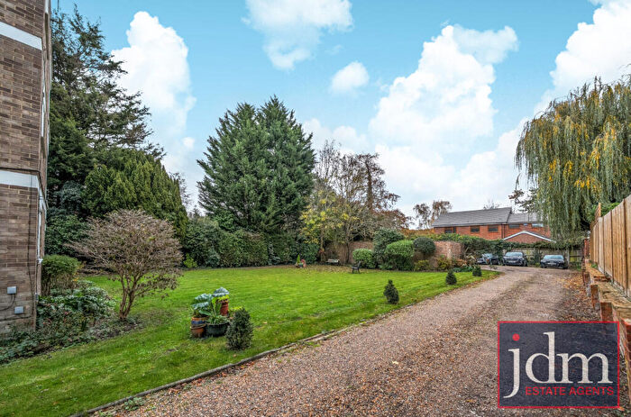 2 Bedroom Apartment To Rent In Manor Park Road, Chislehurst, BR7