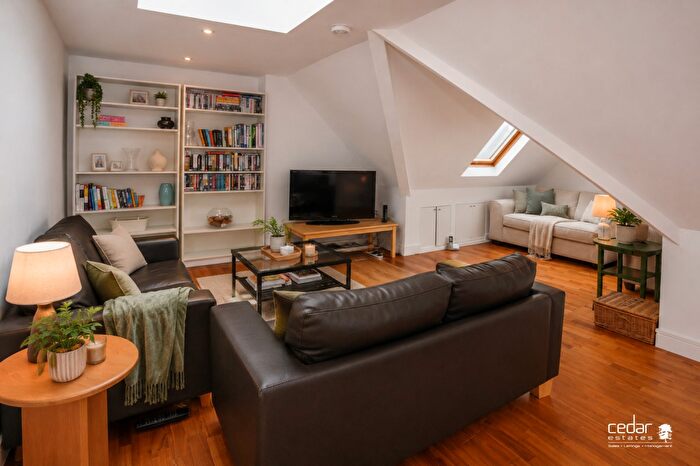 3 Bedroom Flat To Rent In Canfield Gardens, South Hampstead, NW6