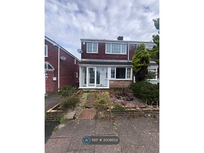 3 Bedroom Semi Detached House To Rent In St Albans Avenue, Ashton-Under-Lyne, OL6
