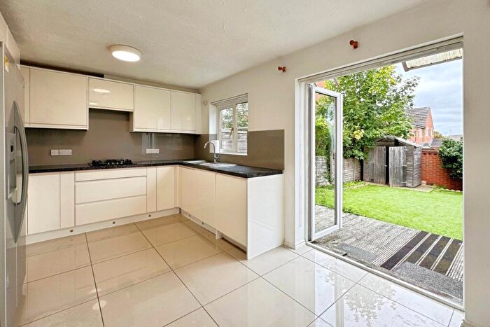 4 Bedroom End Of Terrace House To Rent In Havelock Road, Wokingham, RG41