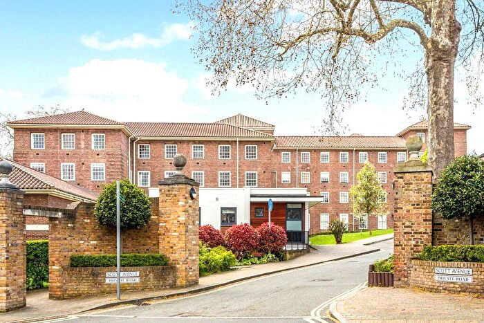2 Bedroom Flat To Rent In Stormont House, Whitelands Park, East Putney, SW15