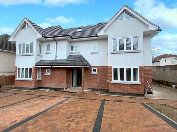 3 Bedroom Flat To Rent In York Road, Camberley, GU15