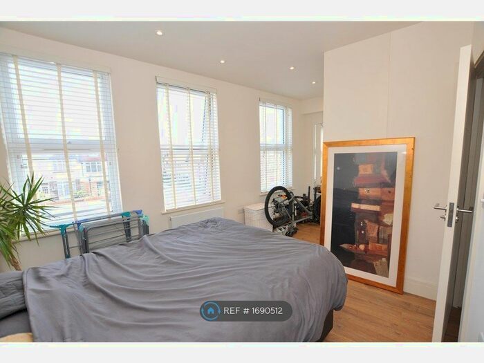1 Bedroom Flat To Rent In High Road, London, N2
