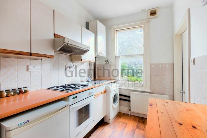 2 Bedroom Flat To Rent In Riggindale Road, Streatham, SW16