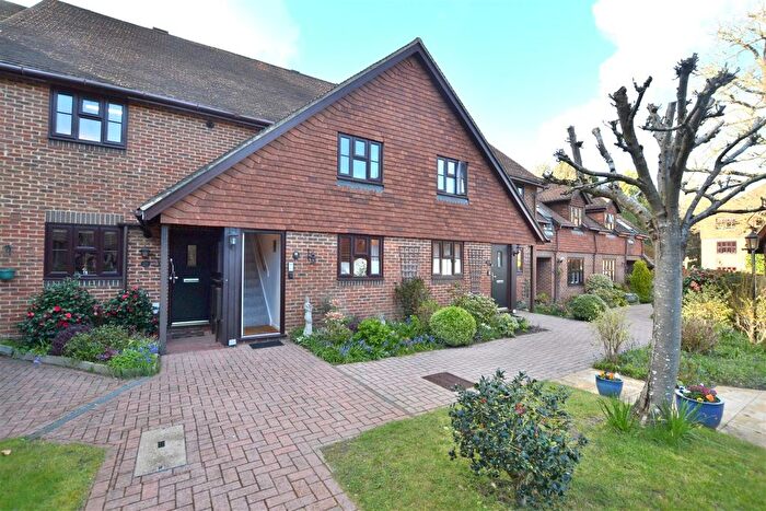 2 Bedroom Flat For Sale In Primrose Walk, Fleet, GU51