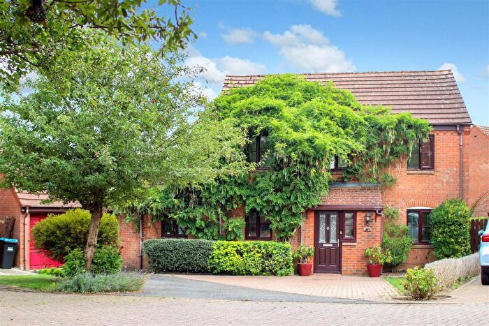 5 Bedroom Detached House For Sale In Bremen Grove, Shenley Brook End, Milton Keynes, MK5