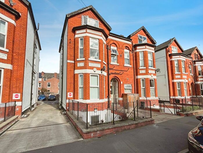 2 Bedroom Flat For Sale In Central Road, West Didsbury, Manchester, M20