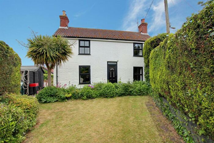 3 Bedroom Detached House For Sale In St. Leonards Drive, Chapel St. Leonards, Skegness, PE24