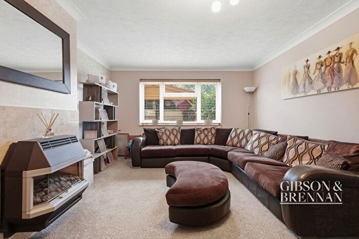 4 Bedroom Terraced House For Sale In The Upway, Basildon, SS14