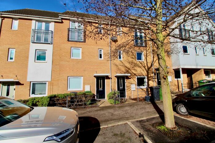 4 Bedroom Terraced House To Rent In Lakeview Way, Hampton Centre, Peterborough, PE7