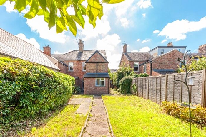 3 Bedroom Semi-detached House To Rent In Magdalen Road, East Oxford, OX4