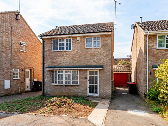 3 Bedroom Detached House For Sale In Riverside, Leighton Buzzard, LU7