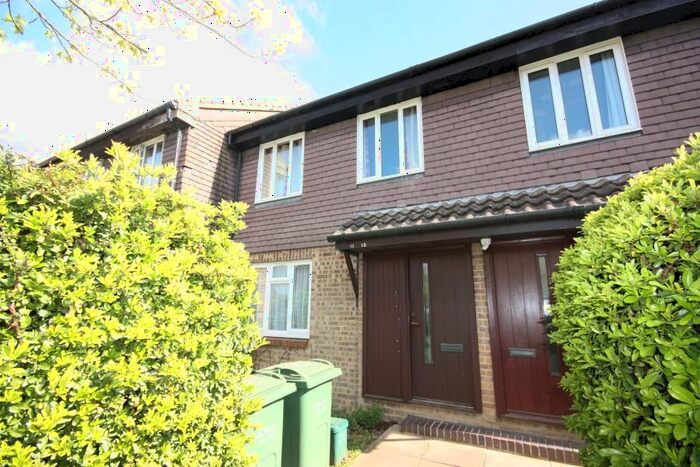 1 Bedroom Flat To Rent In Elder Close, Burpham, Guildford, GU4
