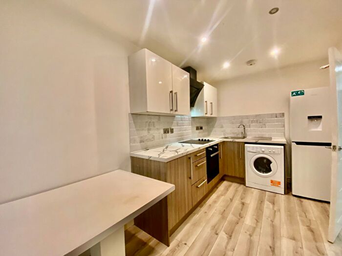 2 Bedroom Flat To Rent In Claughton Street, St Helens, WA10