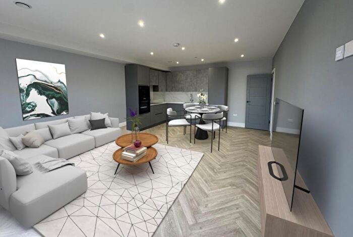 2 Bedroom Flat To Rent In Walton, Surrey, KT12