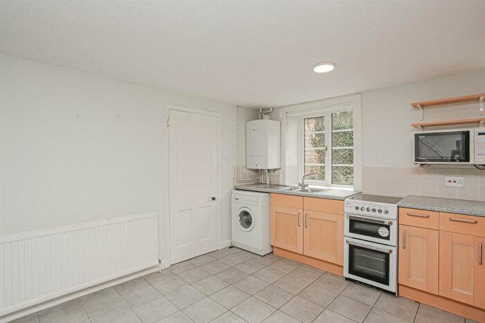 2 Bedroom Cottage To Rent In High Street, Kidlington, OX5