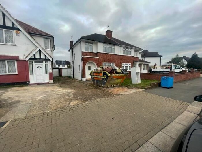 3 Bedroom Semi-Detached House To Rent In Preston Hill, Kingsbury, HA3