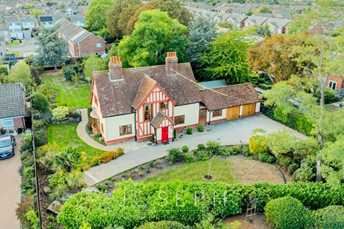 4 Bedroom Detached House For Sale In Henley Road, Ipswich, IP1