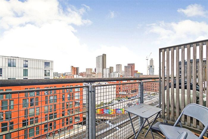 2 Bedroom Flat For Sale In Vantage Quay, Brewer Street, Manchester, Greater Manchester, M1