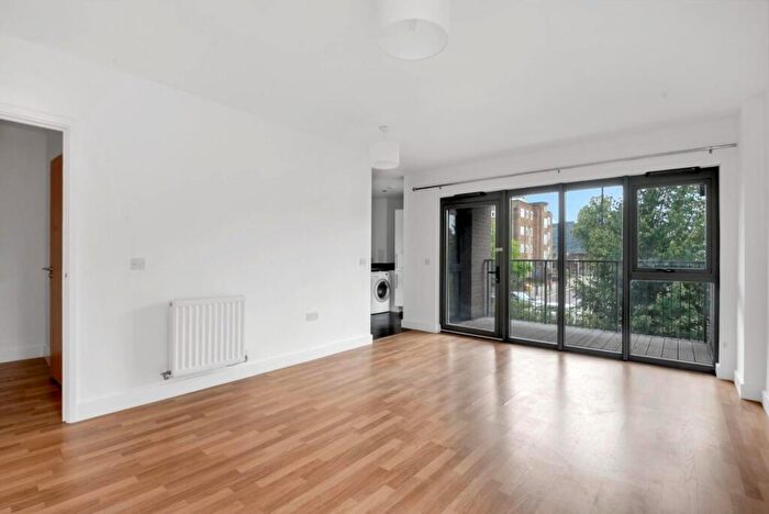 1 Bedroom Flat For Sale In Green Lanes Walk, London, N4