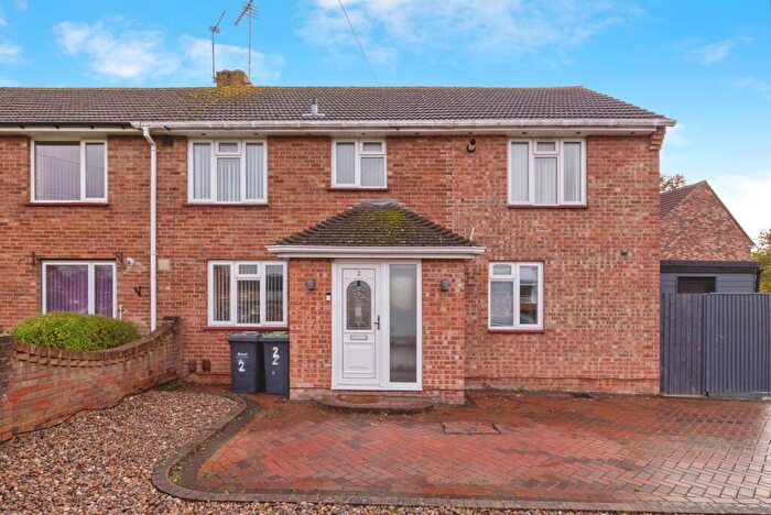 3 Bedroom End Of Terrace House For Sale In Adhurst Road, Havant, Hampshire, PO9
