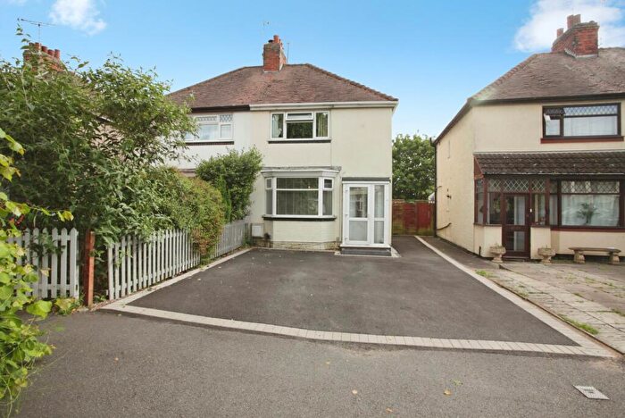2 Bedroom Semi-Detached House For Sale In Greenmoor Road, Nuneaton, Warwickshire, CV10