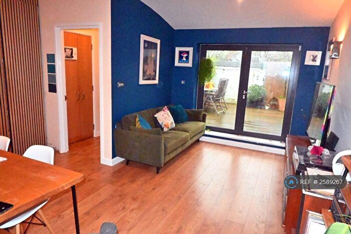 2 Bedroom Penthouse To Rent In London Road, London, SE23