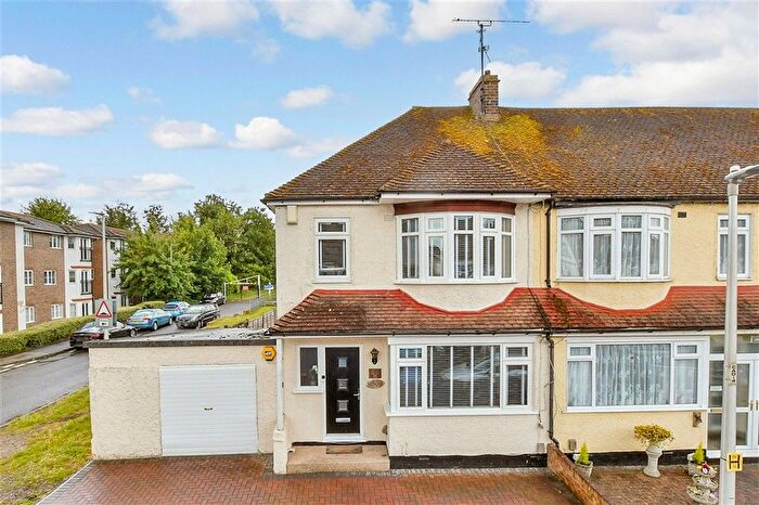 3 Bedroom End Of Terrace House For Sale In Castlemaine Avenue, Gillingham, Kent, ME7