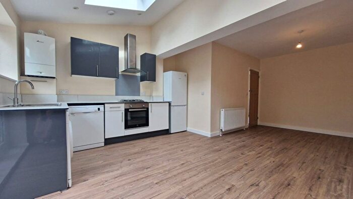 3 Bedroom Semi-Detached House To Rent In Maytree Crescent, WD24
