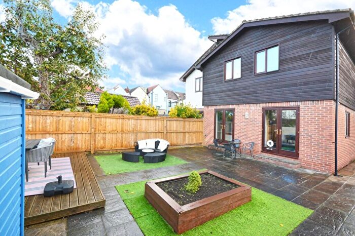 1 Bedroom Apartment For Sale In Cardill Close, Bristol, BS13