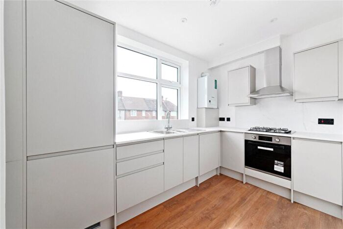 2 Bedroom Apartment To Rent In Central Road, Morden, SM4
