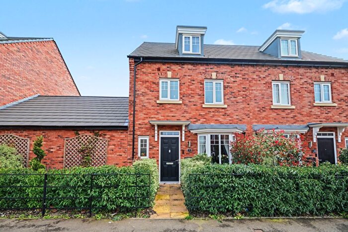 4 Bedroom Semi Detached House For Sale In Station Avenue, Houlton, Rugby, CV23