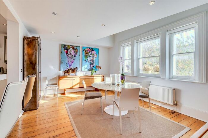 3 Bedroom Flat To Rent In Elgin Crescent, London, W11