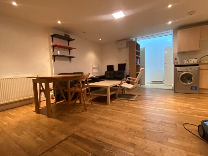2 Bedroom Flat To Rent In Murray Street, Camden, NW1