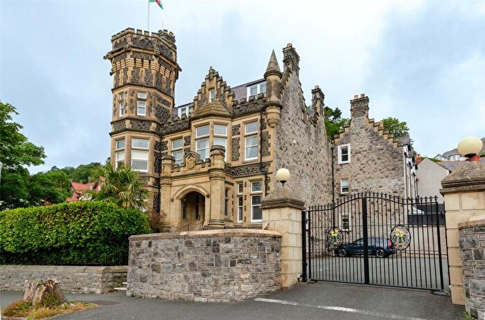 2 Bedroom Apartment For Sale In Church Walks, Llandudno, Conwy, LL30