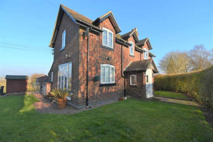 3 Bedroom Farmhouse To Rent In Bells Hollow, Newcastle-Under-Lyme, ST5