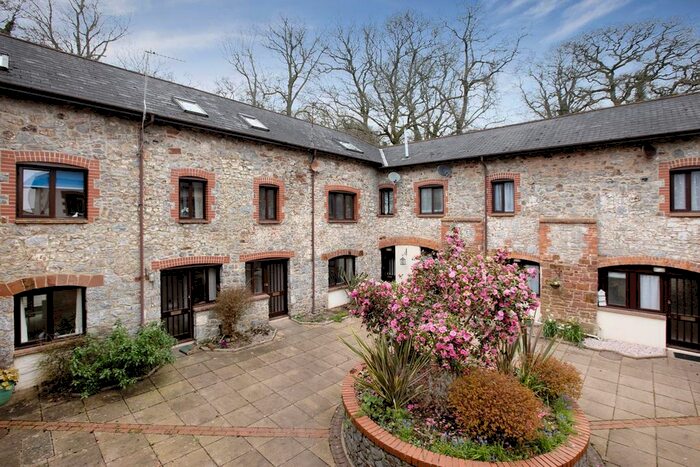 3 Bedroom Barn Conversion For Sale In Higher Exeter Road, Teignmouth, TQ14